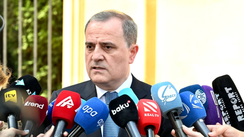 <p>Ceyhun Bayramov: "Eksklav kəndlərin məsələsi &ouml;z həllini tapacaq&rdquo;</p>