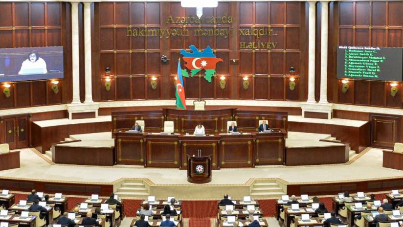 <p>Qanuna yeni dəyişiklik: "Əxlaqsız ifadələr"ə yer verən saytlara giriş bloklanacaq</p>