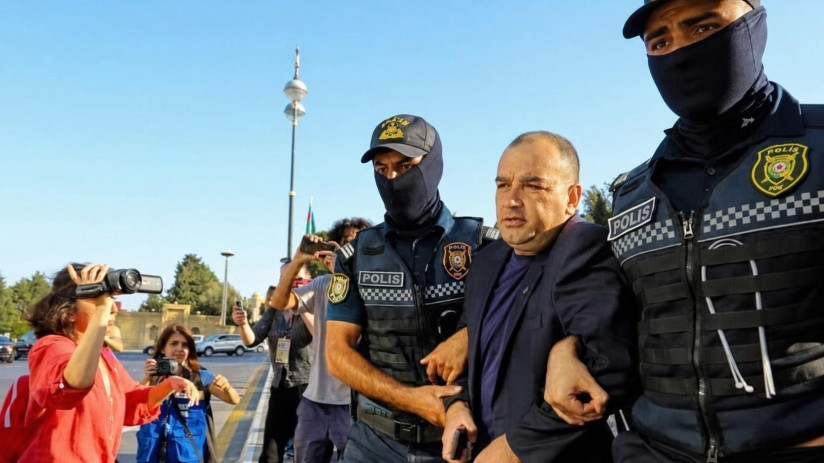 <p>AXCP &uuml;zv&uuml;n&uuml;n vaxtından əvvəl azadlığa buraxılması tələbi rədd edilib</p>